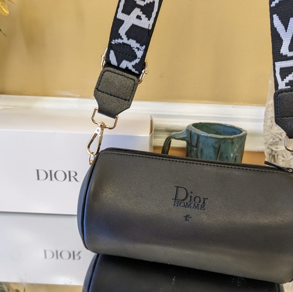 Dior Toiletry bag/ purse/ pouch/ cosmetic bag to crossbody bag - Picture 9 of 14